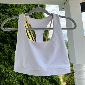 Fabletics medium support sport bra